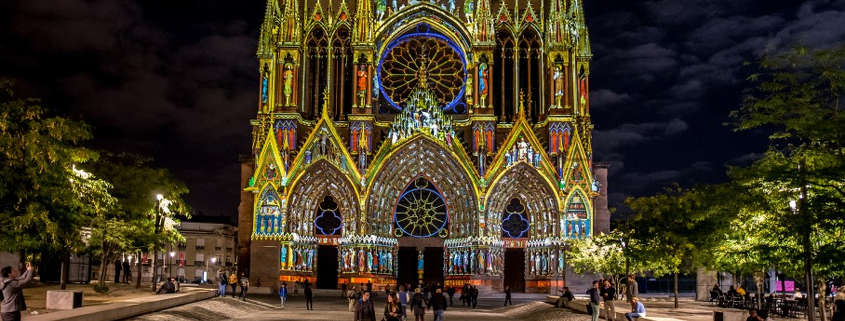 Cathédrale reims illuminée de nuits rue des vignerons