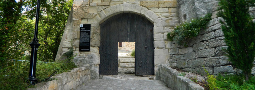 Porte d'Eyguieres, Porte d'Eyguieres Baux de Provence, village Baux de Provence, ruelles Baux de Provence