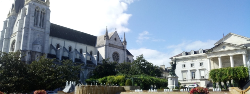 L'église Saint Jacques Pau