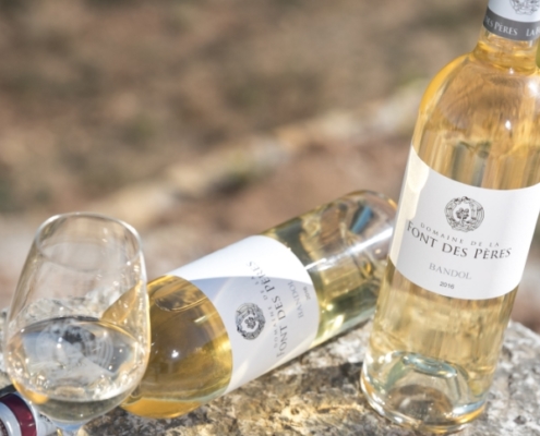 vin blanc de l'aoc bandol, vignoble de provence